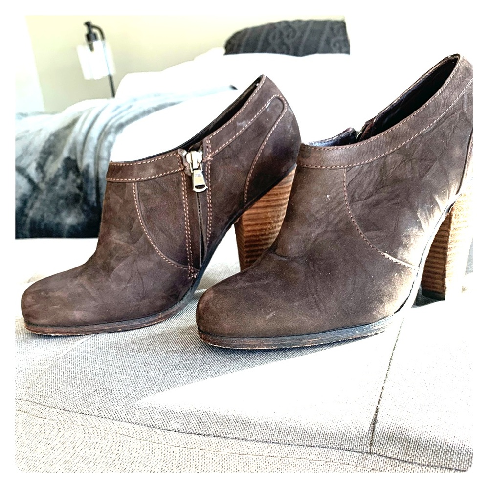 Joe’s booties with wooden heel sz 8
